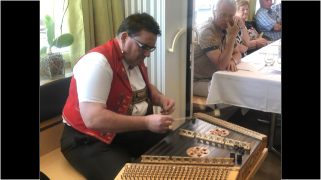 Hackbrettprofi Johannes Fuchs