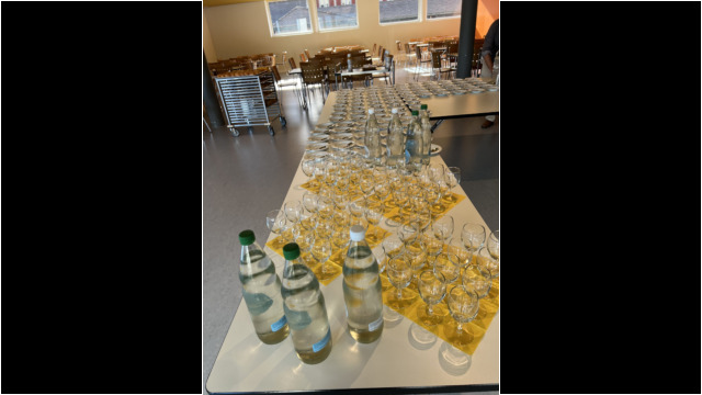 Ruhe vor dem Sturm in der Mensa